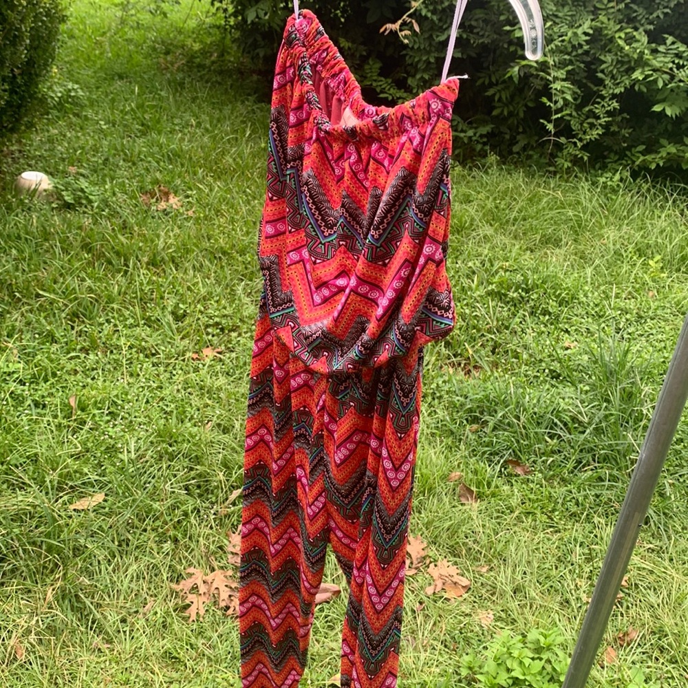 Boho style pantsuit! Cute with geometric patterns, strapless, skinny/long pants